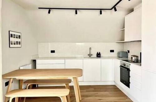 Bristol Apartment | Midland Suites- Apartment 6