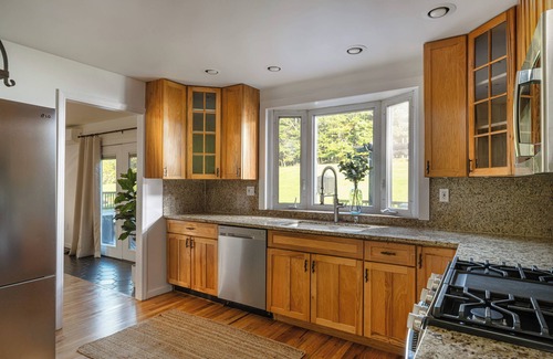 Callicoon House | Midnight Meadow - Light & Airy Cabinnn