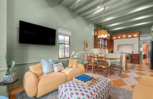 Northwest Quadrant House | Midnight Moon Retreat