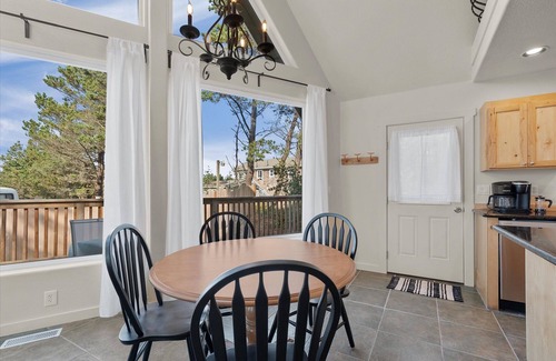 Ocean Park House | MidTerm Only, Pets OK, Walk to Beach (Watch)