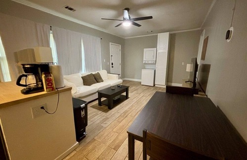 Columbus House | + Midtown + 1 bed, 1 bath +