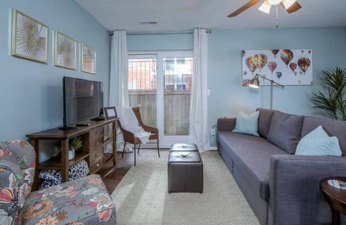 Southmoreland Apartment | Midtown Comfort: 2bd,1ba