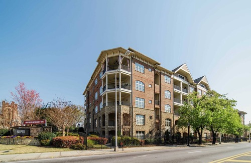 SoNo Apartment | Midtown Condo with High Ceiling!