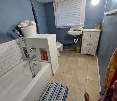 Mobile House | Midtown Guesthouse