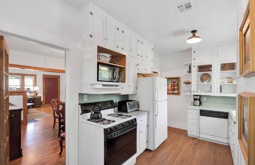 Central Oklahoma City House | Midtown Historic Bungalow