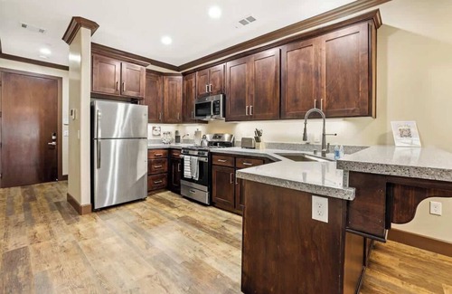 Visalia Apartment | Midtown Loft 301 on Main St DT Visalia