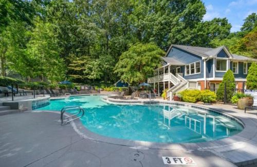 Cumberland Apartment | Midtown Luxury Atlanta Getaway