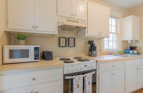 Columbus Apartment | Midtown Magic- Back Unit- 10mins to Downtown