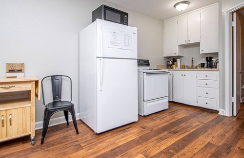 Little Rock Medical District Apartment | Midtown Mod 3