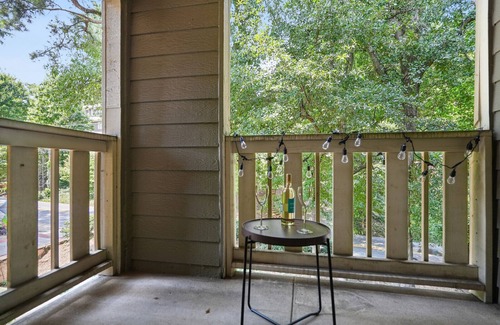 Atlantic Station Area Apartment | Midtown Modern Sleep Easy