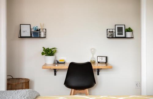 Traverse City Apartment | Midtown Modern - urban condo walkable to bars and beach