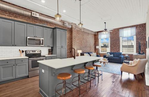 Historic District - North Apartment | Midtown Pointe