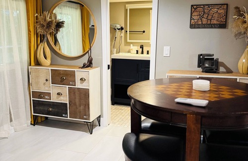 Central Sacramento Apartment | Midtown Studio Hideaway Near Ice Blocks