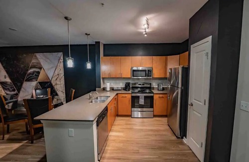 Westside Apartment | Midtown’s “Gatsby’s Place “ /Private Balcony