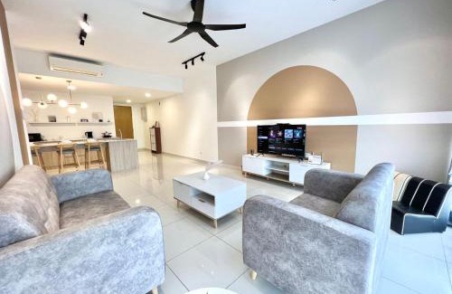Central District Apartment | Midvalley Mosaic Southkey Muji w 3BR bathtub by Our Stay