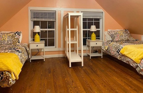 Midway House | Midway 3-Bedroom Home
