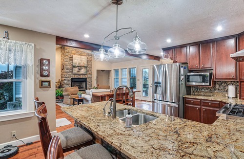 Frankfort House | Midway Home on 22 Acres Near Bourbon Trail!