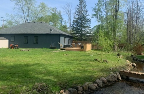 Alcona House | "Mikasa" Beach Cottage