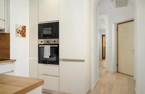 Lazzaretto Apartment | Milan Nightlife