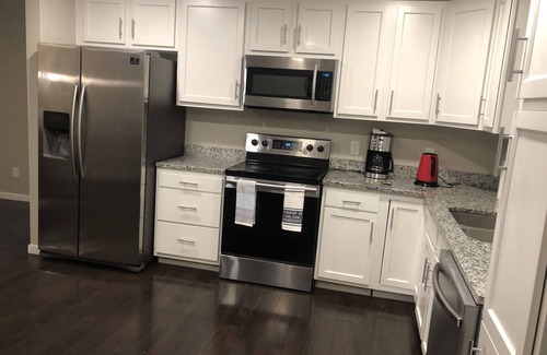 Aurora House | MileHi Vacation Home (near DIA, pet friendly, has a baby crib)