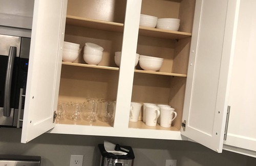 Aurora House | MileHi Vacation Home (near DIA, pet friendly, has a baby crib)