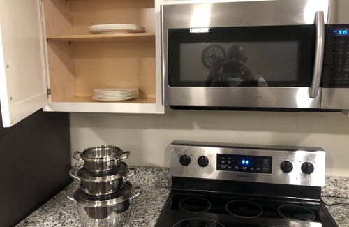 Aurora House | MileHi Vacation Home (near DIA, pet friendly, has a baby crib)