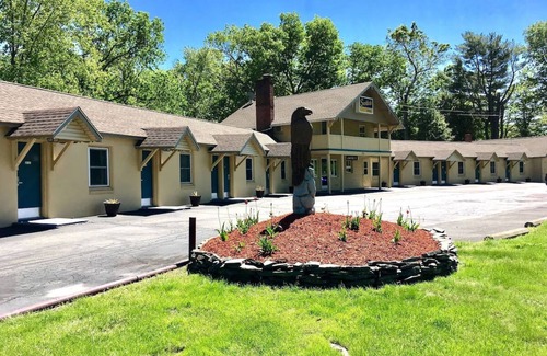 Milford House | Milford's Ultimate Relaxation: Free Parking Near Delaware River
