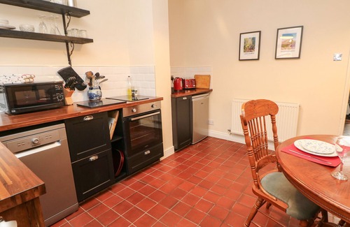 Leek House | MILL COTTAGE, pet friendly, character holiday cottage in Leek