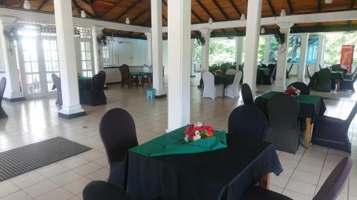 Alawwa Hotel | Mill Hill Alawwa