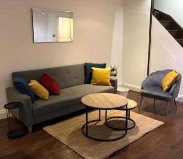 Hale Apartment | Mill Hill Modern 3 Bedroom Apartment