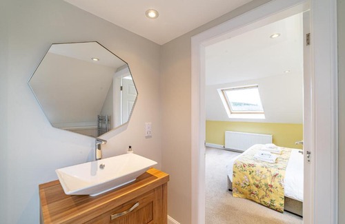 Blairgowrie House | Mill House with Hot Tub