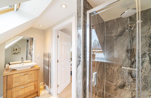 Blairgowrie House | Mill House with Hot Tub