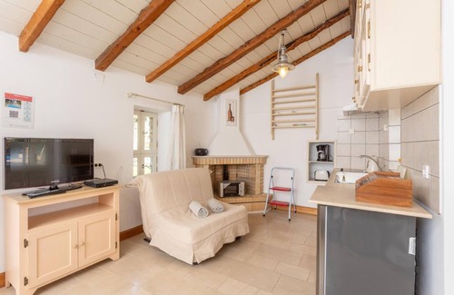 Ieromonachos Villa | Millers Cottage Large Private Pool, A/C, WiFi