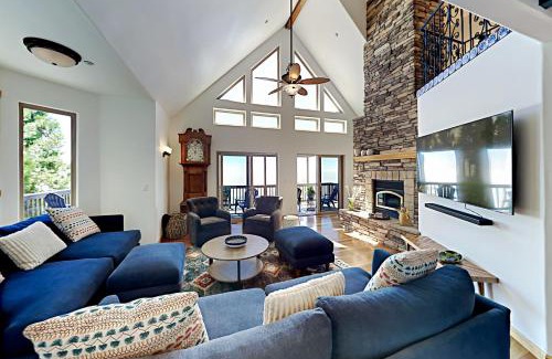 Crestline House | Million Dollar Mountain View