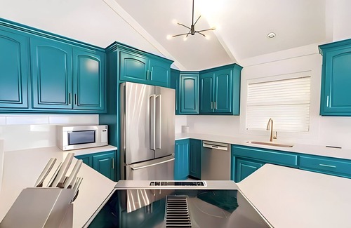 Lake Ozark House | Million Dollar Ozark Oasis - On the water, walk to restaurants/bars & new dock!