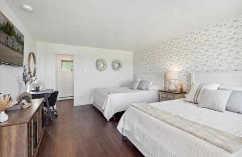Petoskey House | Million Dollar Sunset Views of Petoskey Bay