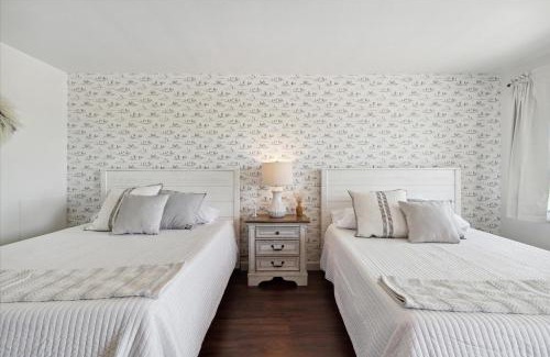 Petoskey House | Million Dollar Sunset Views of Petoskey Bay
