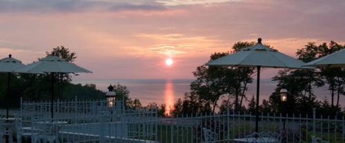 Petoskey House | Million Dollar Sunset Views of Petoskey Bay