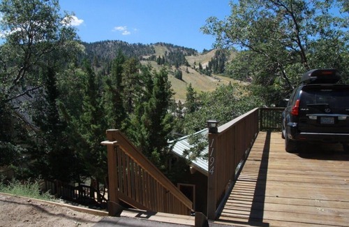 Upper Moonridge Cabin | Million Dollar View Of The Ski Slopes!
