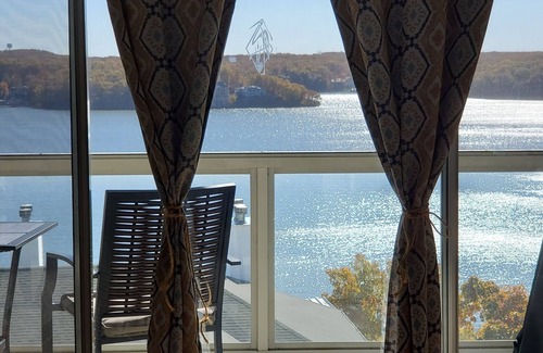 Lake Ozark Condo | Million dollar view-Horseshoe Bend