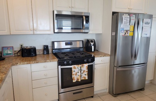 North End Condo | Millionaire's Oceanfront 'Dream Haven' PET FRIENDLY, ELEVATOR