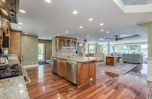 Alexandria Bay Villa | Millionaires Row - Edgewood Pointe