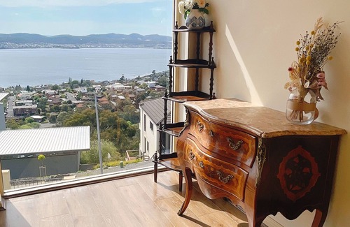 Sandy Bay House | Millions View Hobart