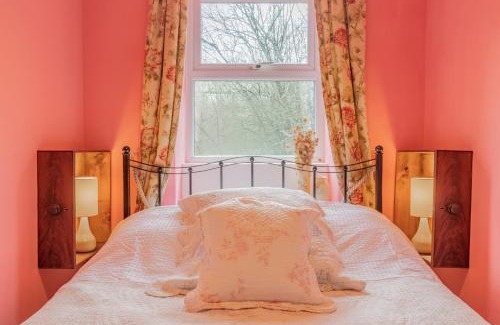 Holmbridge House | Millpond Cottage