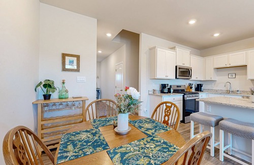 Millville House | Millville by the Sea home with clubhouse, pools & wellness center access