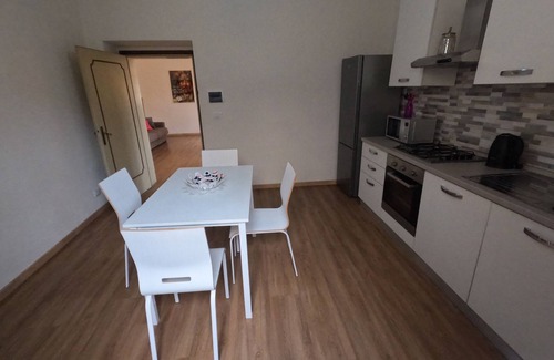 Arezzo Apartment | Milton House - Two Bedroom Apartment, Sleeps 6