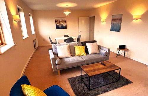 Milton Keynes Apartment | Milton Keynes of a diverse attractions from ski, Theatre, Parks, Rock Climb
