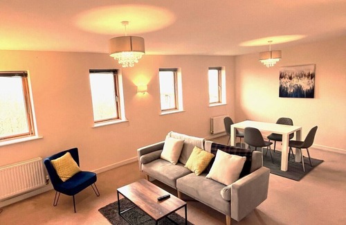 Milton Keynes Apartment | Milton Keynes of a diverse attractions from ski, Theatre, Parks, Rock Climb