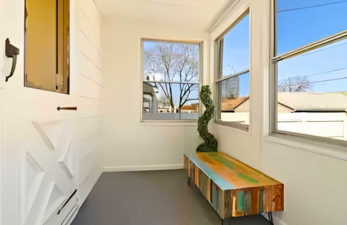 Milwaukee House | Milwaukee Bungalow - Old World Charm w/Modern Amenities! Hot Tub!