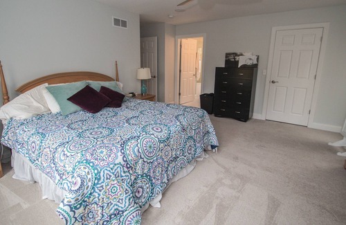 Whitefish Bay House | Milwaukee North Shore; 4 bed, 2.5 bath, Spacious, Open Concept Home